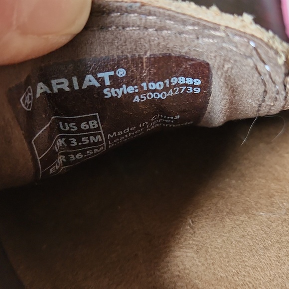 Women's Ariat slip on cruisers. (6) - Picture 7 of 10